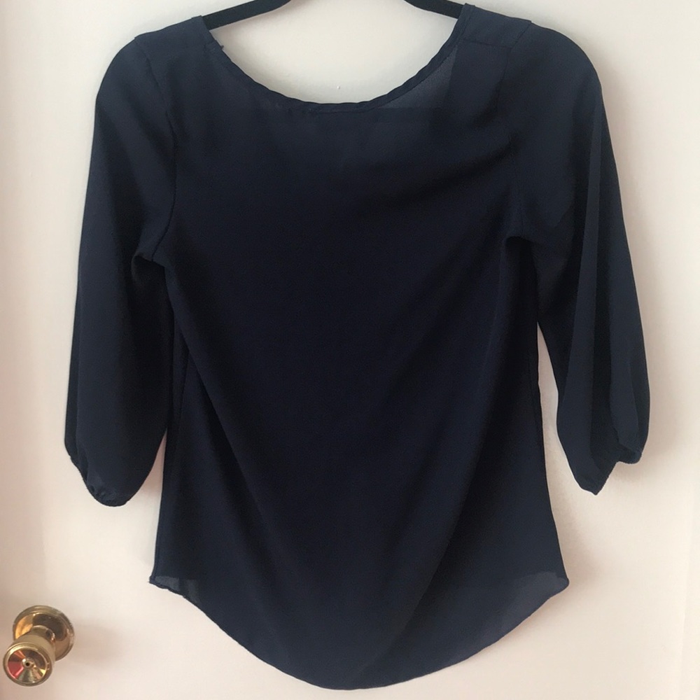 Women’s top - Picture 2 of 3